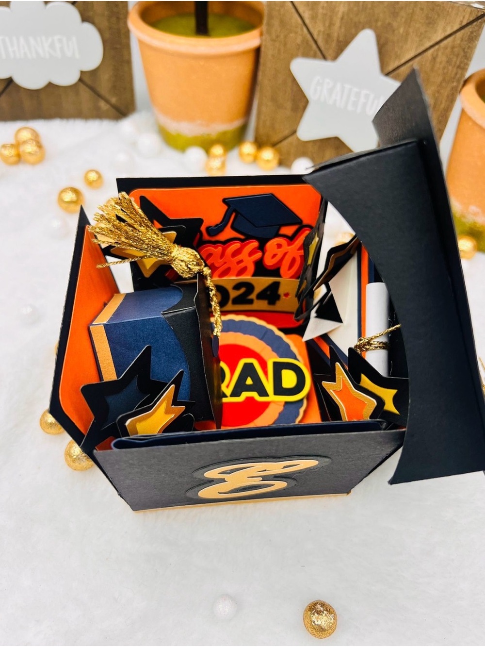 Graduation Exploiding/ Pop-up Box - Picture 5 of 12